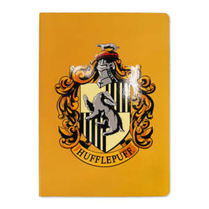 Hufflepuff A5-notitieboek met het iconische wapen van het huis op de kaft, ideaal voor Harry Potter-fans.